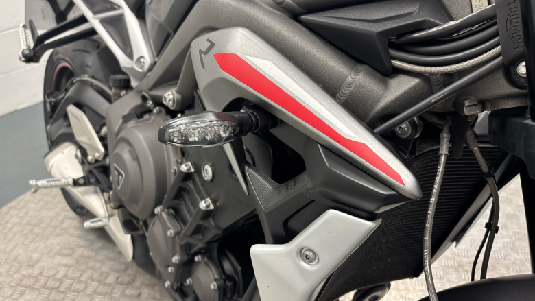 Triumph Street Triple R (20MY)